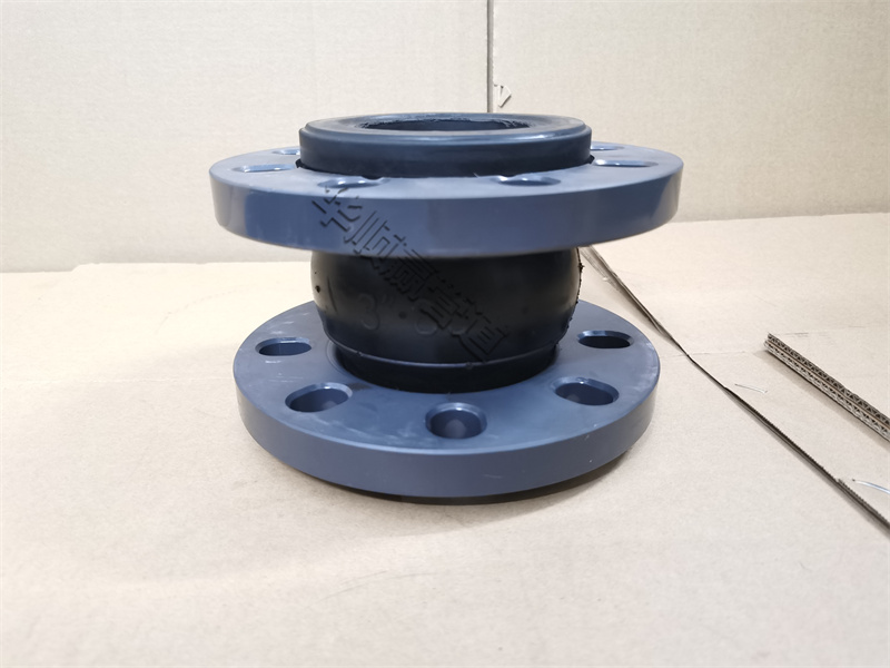 化工专用PVC法兰橡胶柔性软连接(图3) 化工专用PVC法兰橡胶柔性软连接(图3)